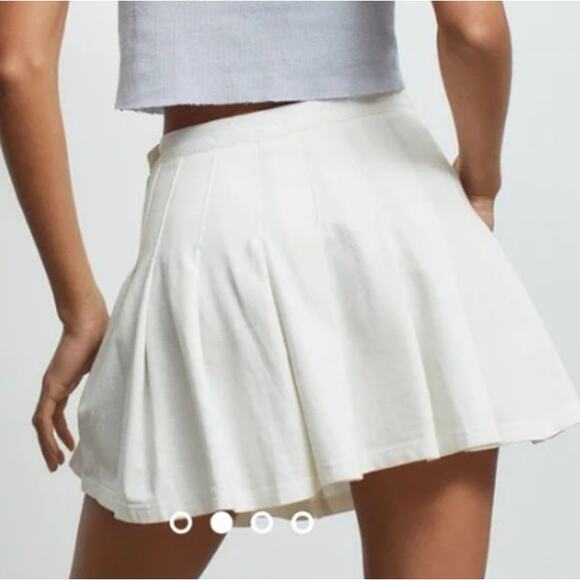 White pleated tennis mini skirt Urban Outfitters light academia preppy twee - Picture 2 of 8